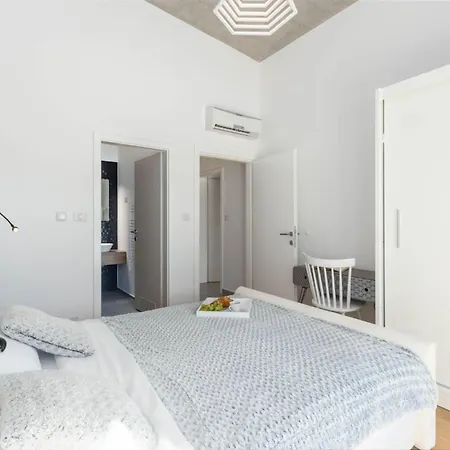 Sama Istria Vila *